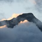 Nur noch die Bergspitze