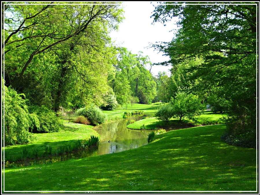 Nur von den Bergen noch rauschet der Wald, Und mich schauert im Herzensgrunde.