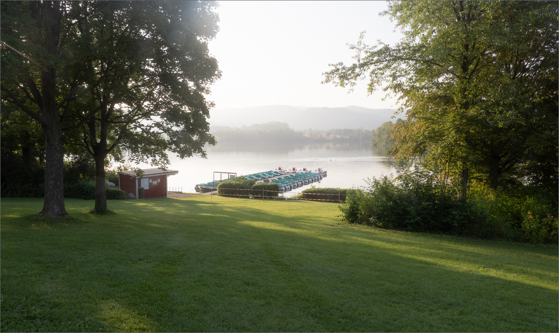 Nur zwei Schwimmer (und ich) genießen die Morgenstimmung