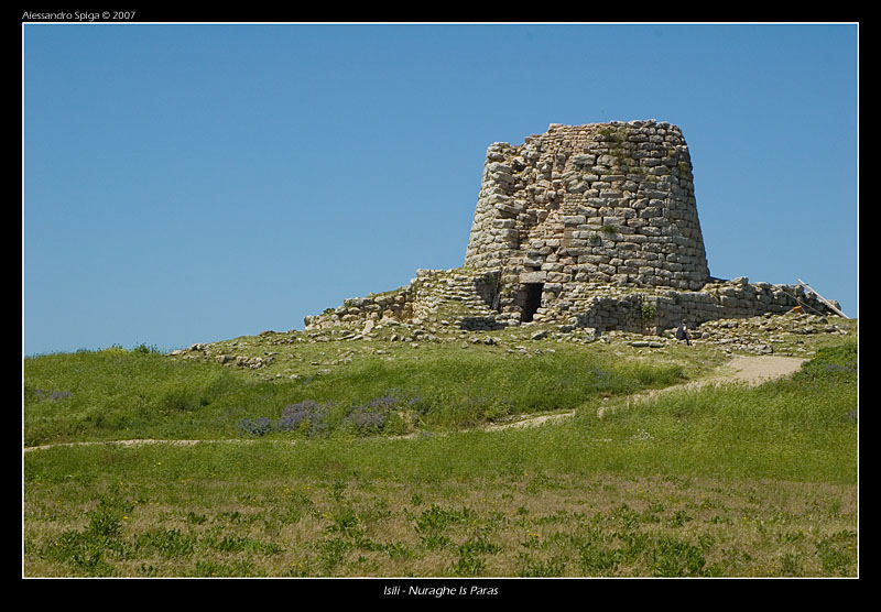 Nuraghe Is Paras