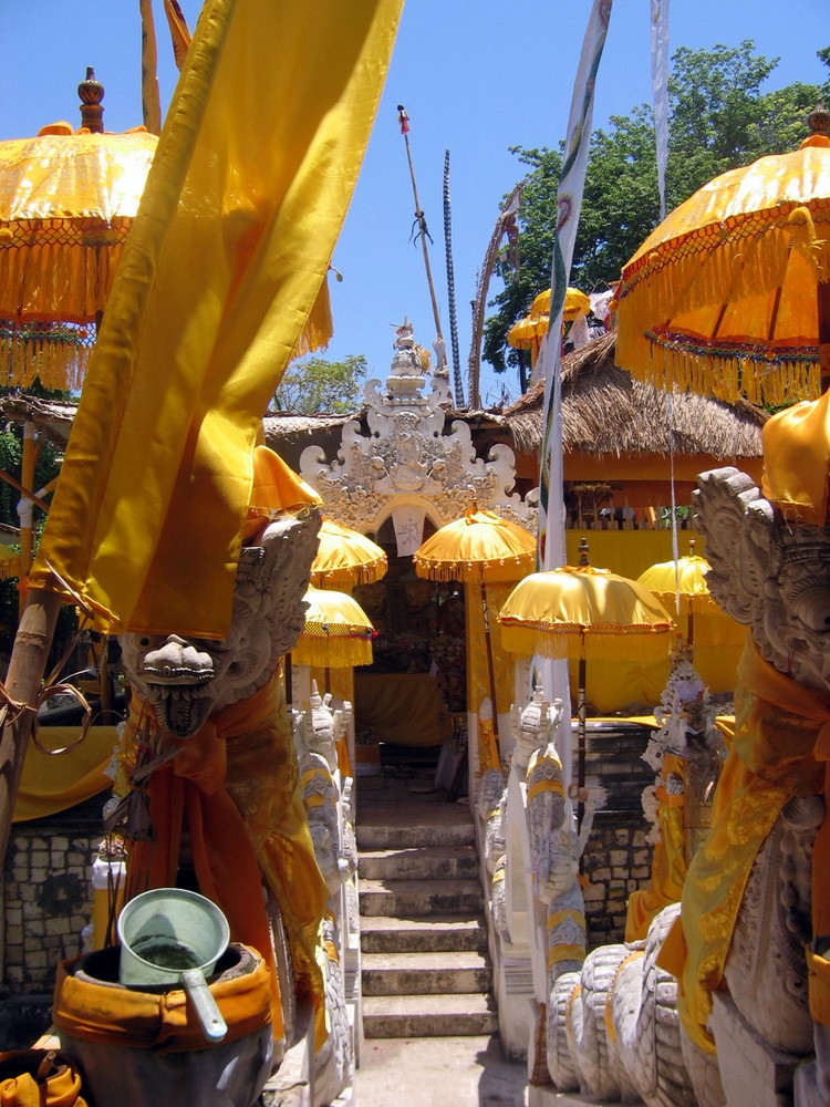 Nusa Penida Praying