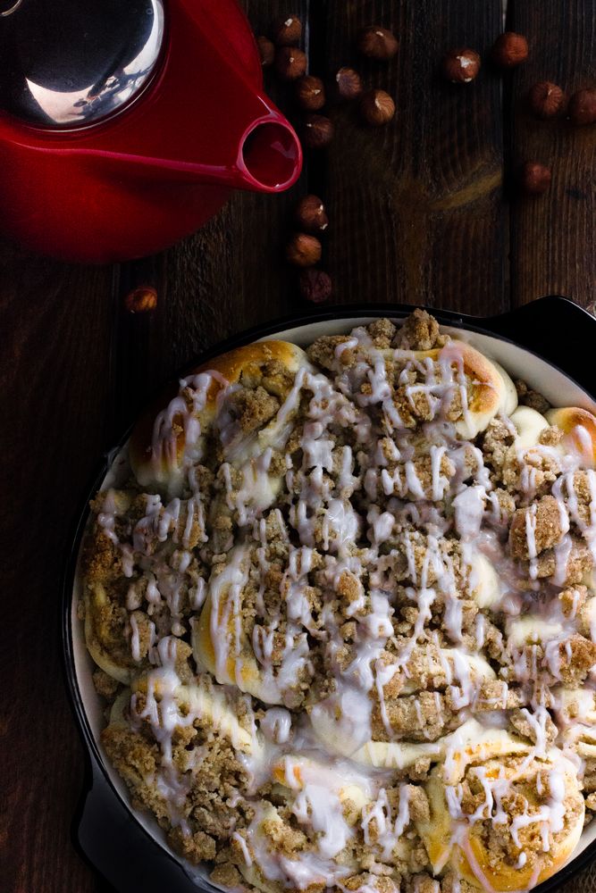 Nussschneckenkuchen Foto &amp; Bild | food, rot, stillleben Bilder auf ...