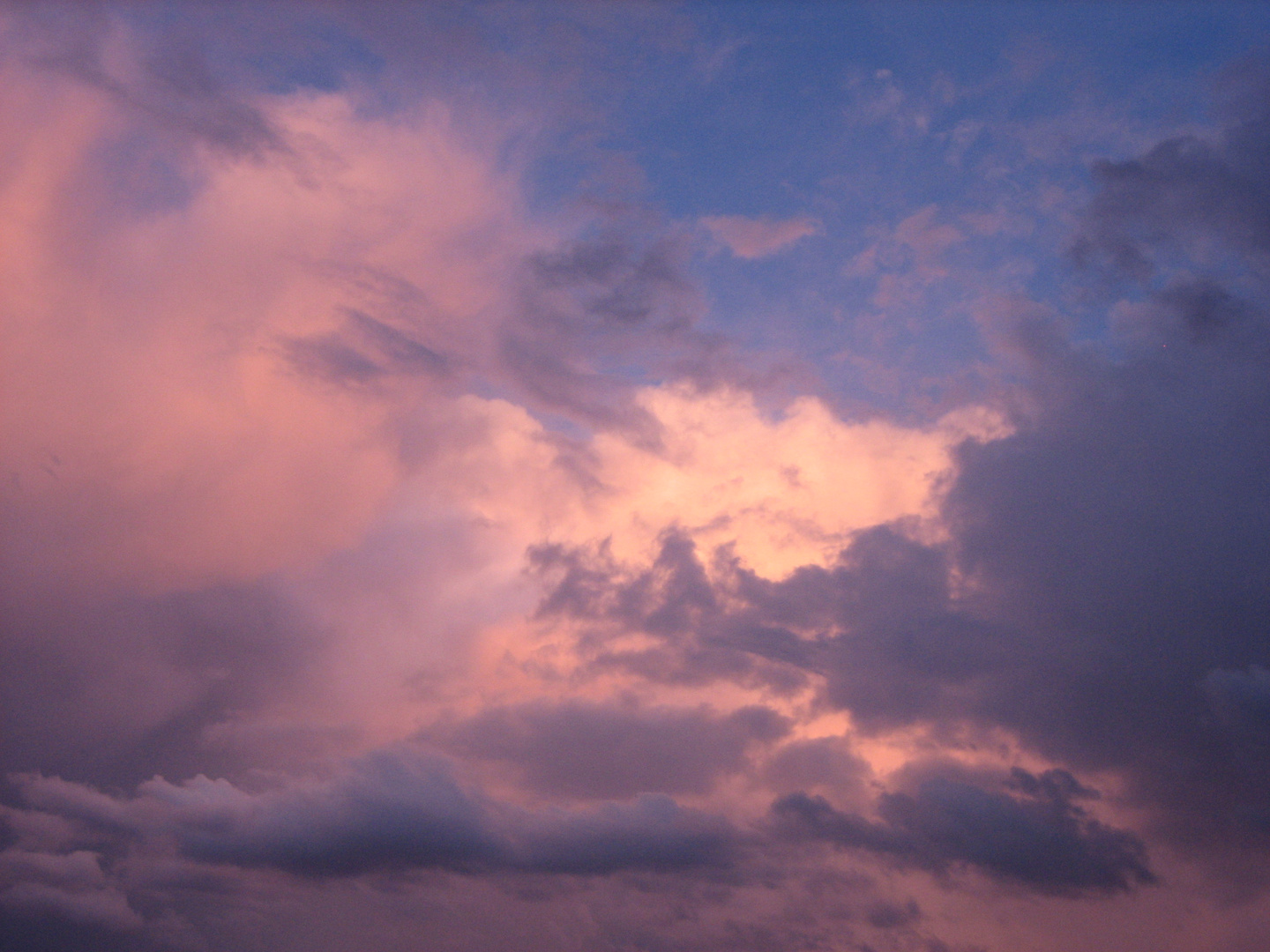 Nuvens no céu em aquarela