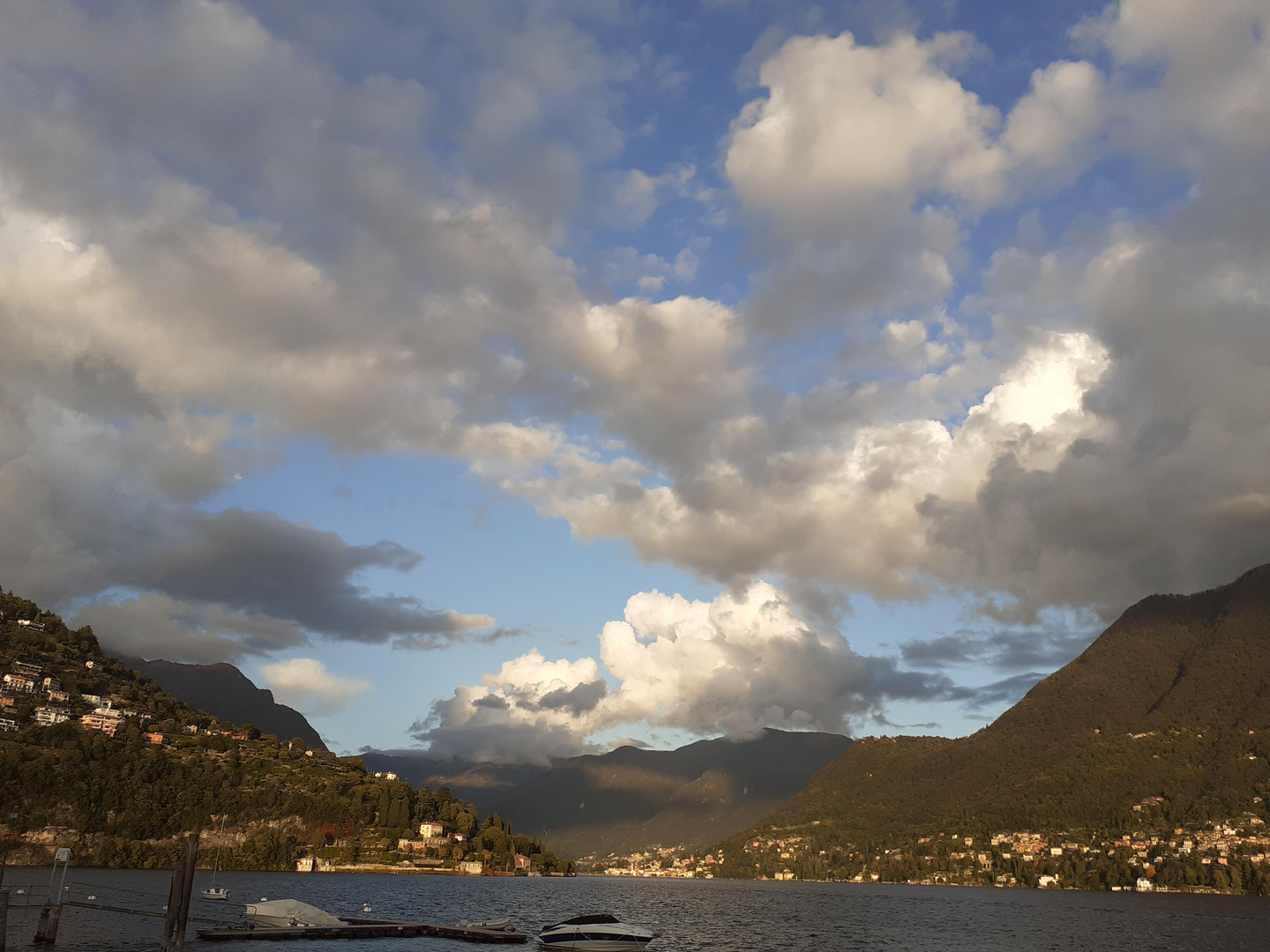 Nuvole danzanti sul Lago di Como