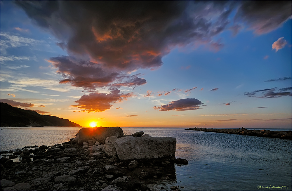 Nuvole sul tramonto