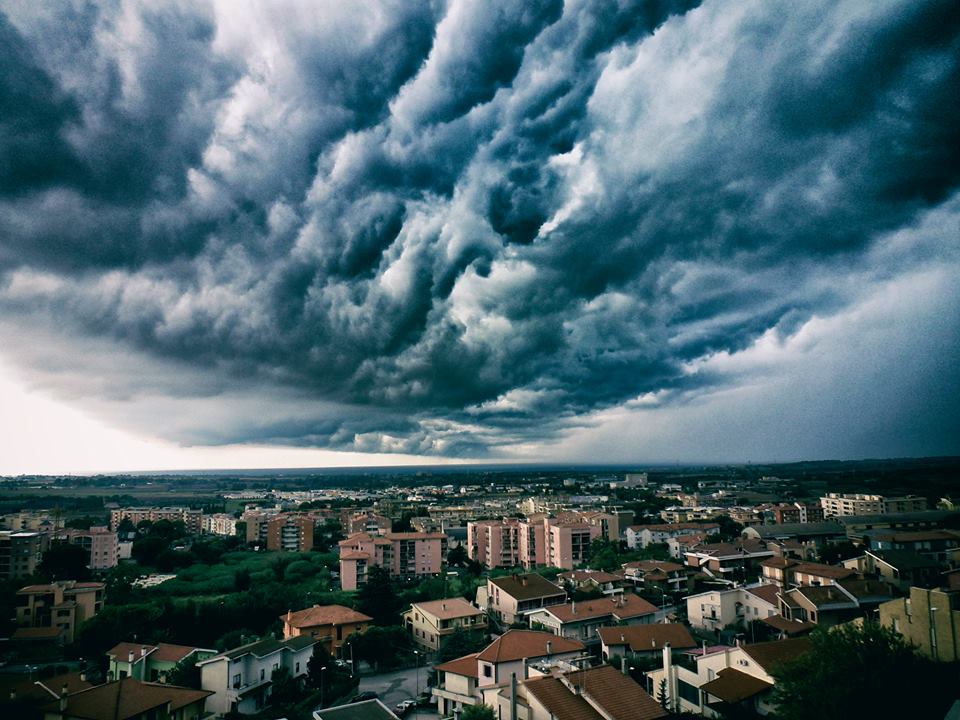 nuvoloni su Tarquinia