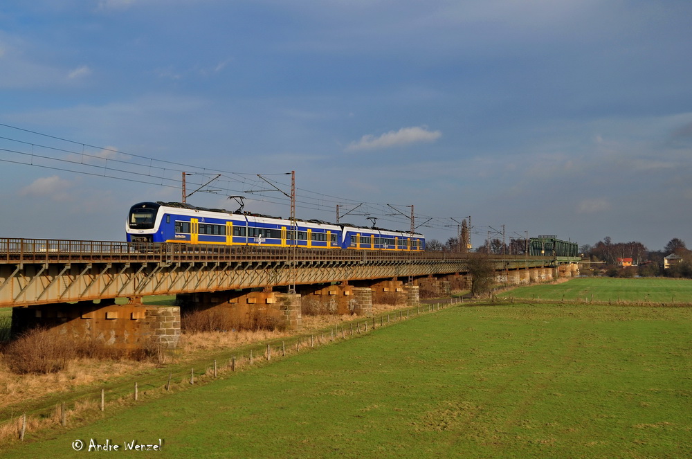 NWB - Möbse auf der Brücke