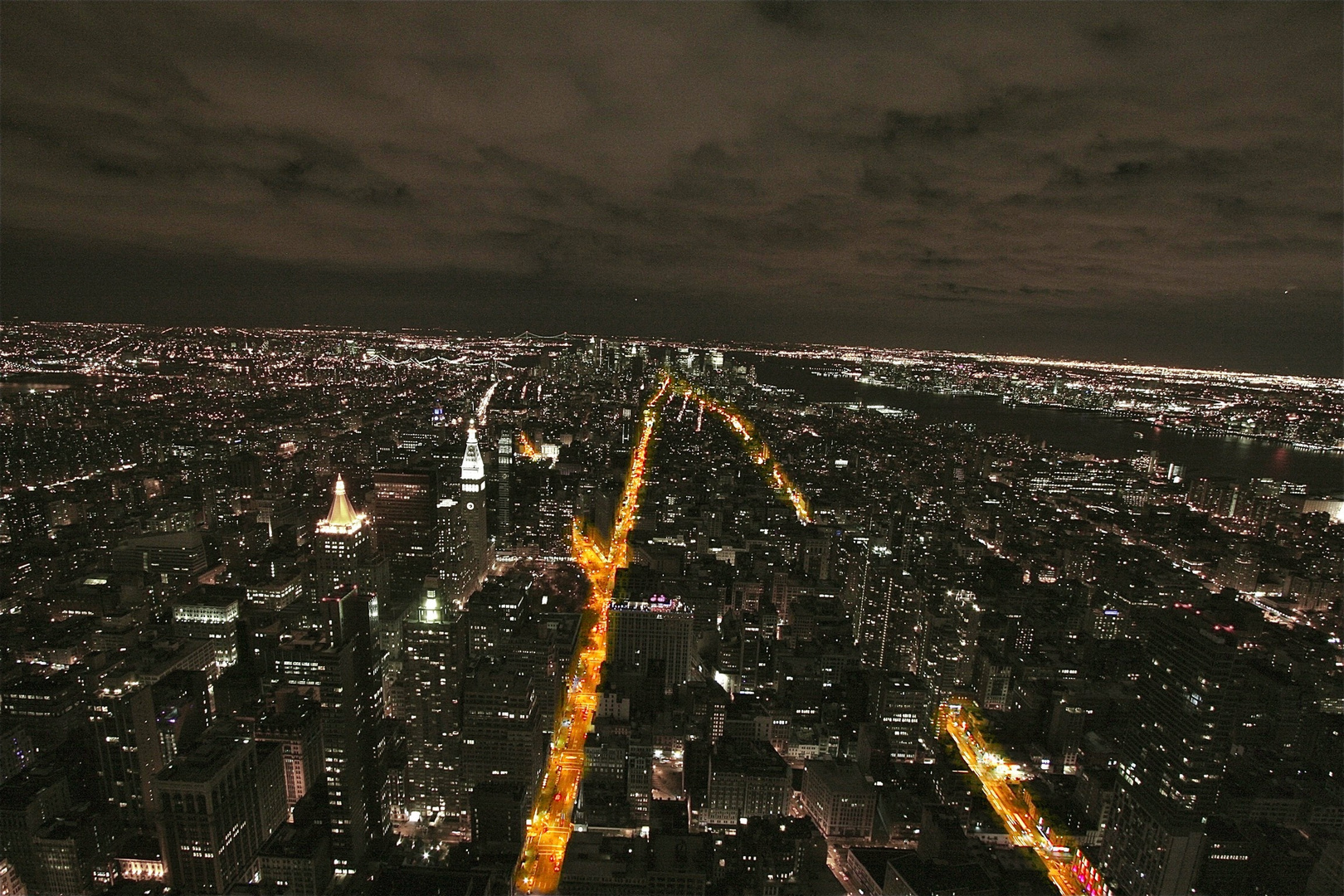 NY bei Nacht aus dem 103. Stock des Empire State Building