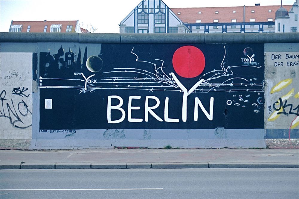 NY ::-:: BERLIN ::-:: TOKIO