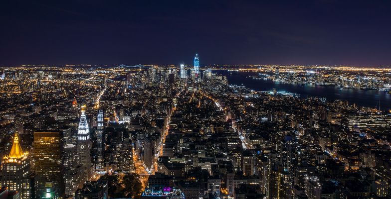 NYC Manhatten Skyline bei Nacht 2012