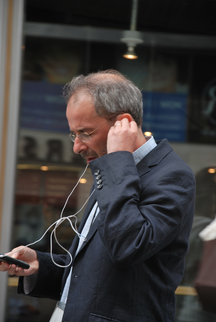 NYC - Musik hören auf der Straße mit mp3-Player