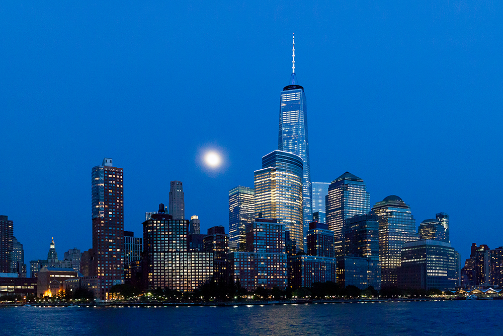 NYC - nächtlicher Blick auf die Stadt, die niemals schläft