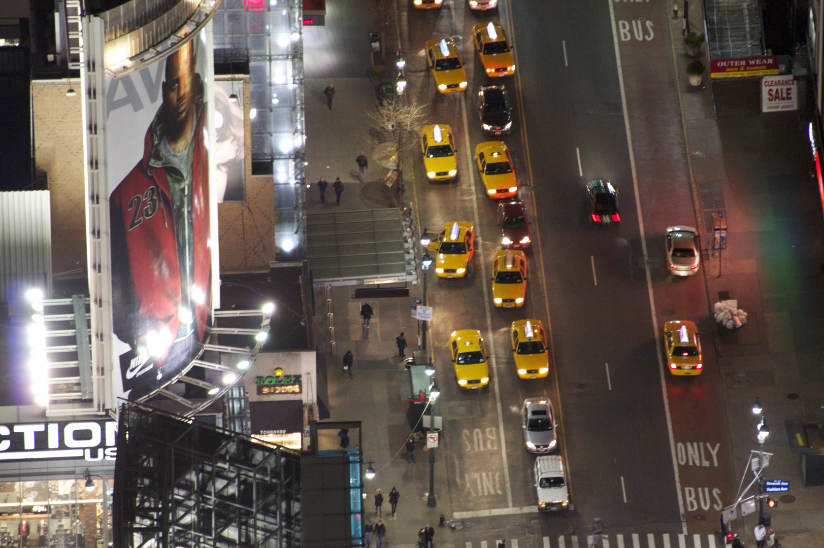 NYC Taxen in der Nacht