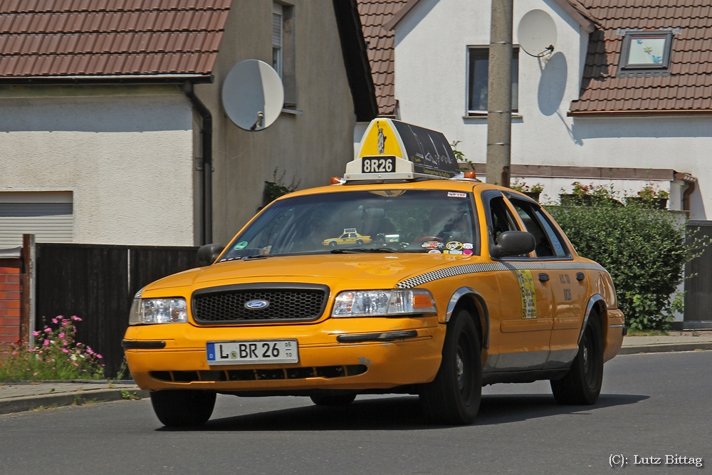 N.Y.C. Taxi - Ford Crown Victoria