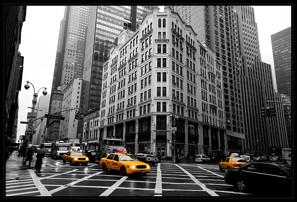 NYC#8 - Yellow Caps am B'WAY