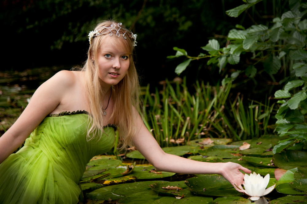 Nymphe V Foto & Bild erwachsene, people, teich Bilder auf