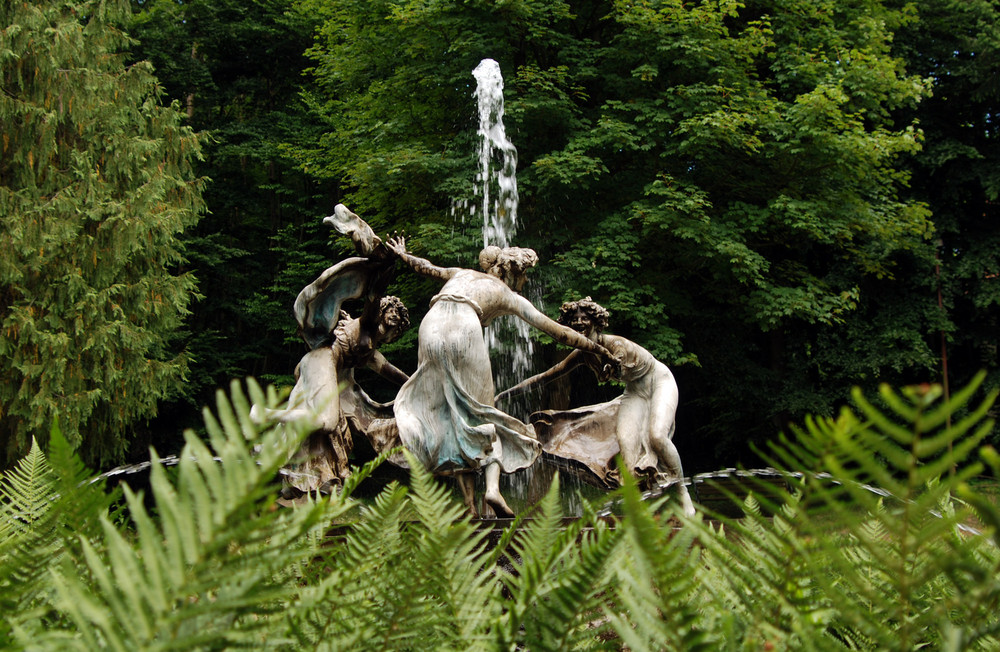 Nymphenbrunnen im Schlosspark der Burg Schlitz