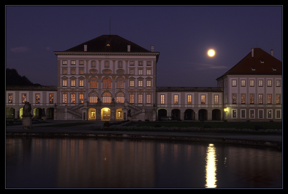 Nymphenburg im Mondenschein