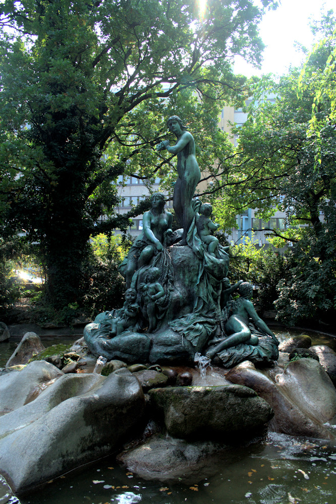 Nymphengruppe Brunnen