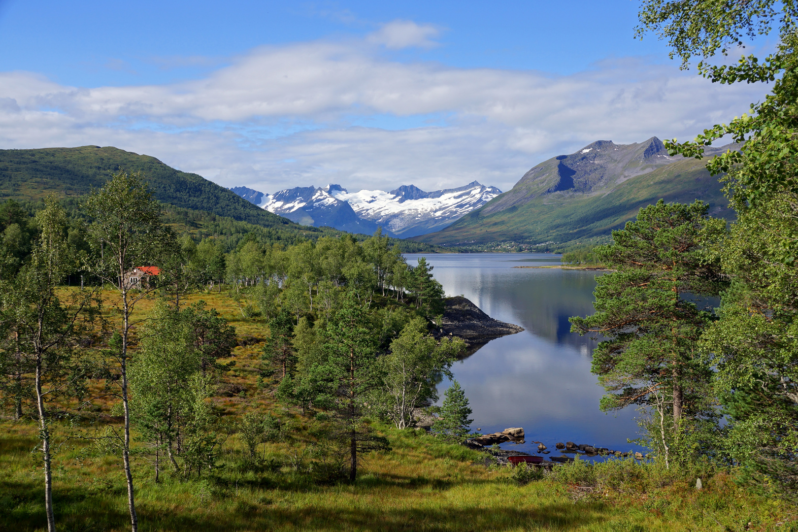 Nysætervatnet mit Blick auf Regndalstindane - Norwegen 