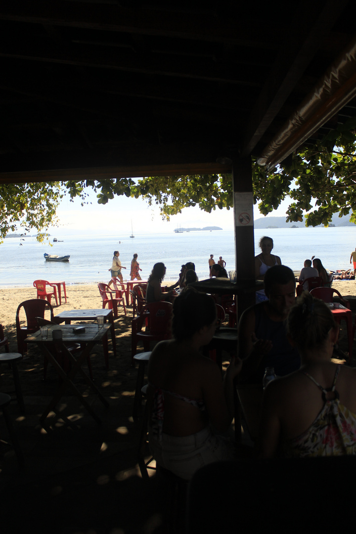 O melhor de Paraty, cafe da manhã com os pes na praia