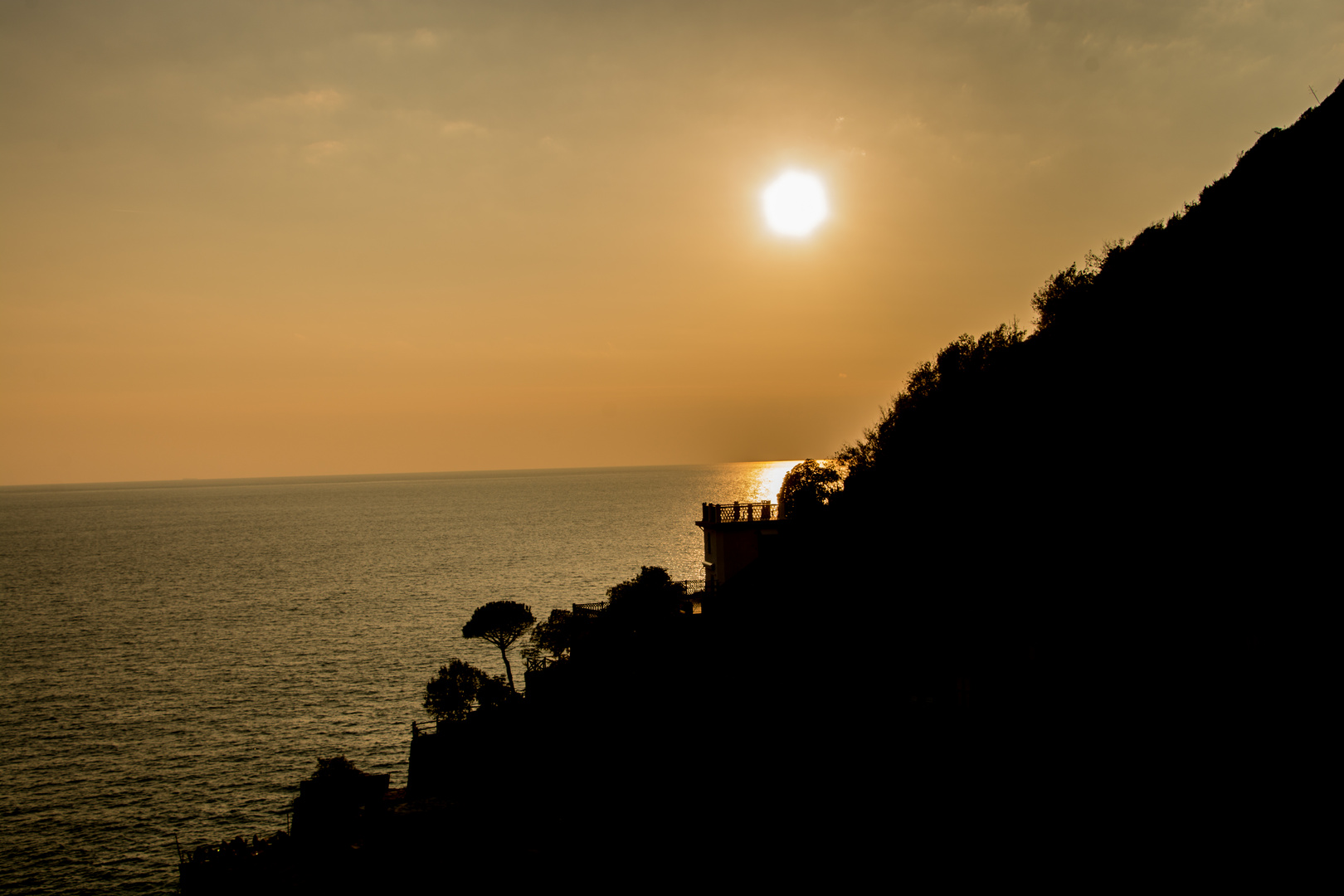 O Sole Mio.... stimmungsvoller Sonnenuntergang in Ligurien