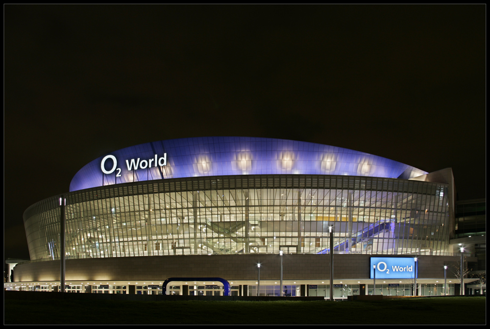 O2 World bei Nacht