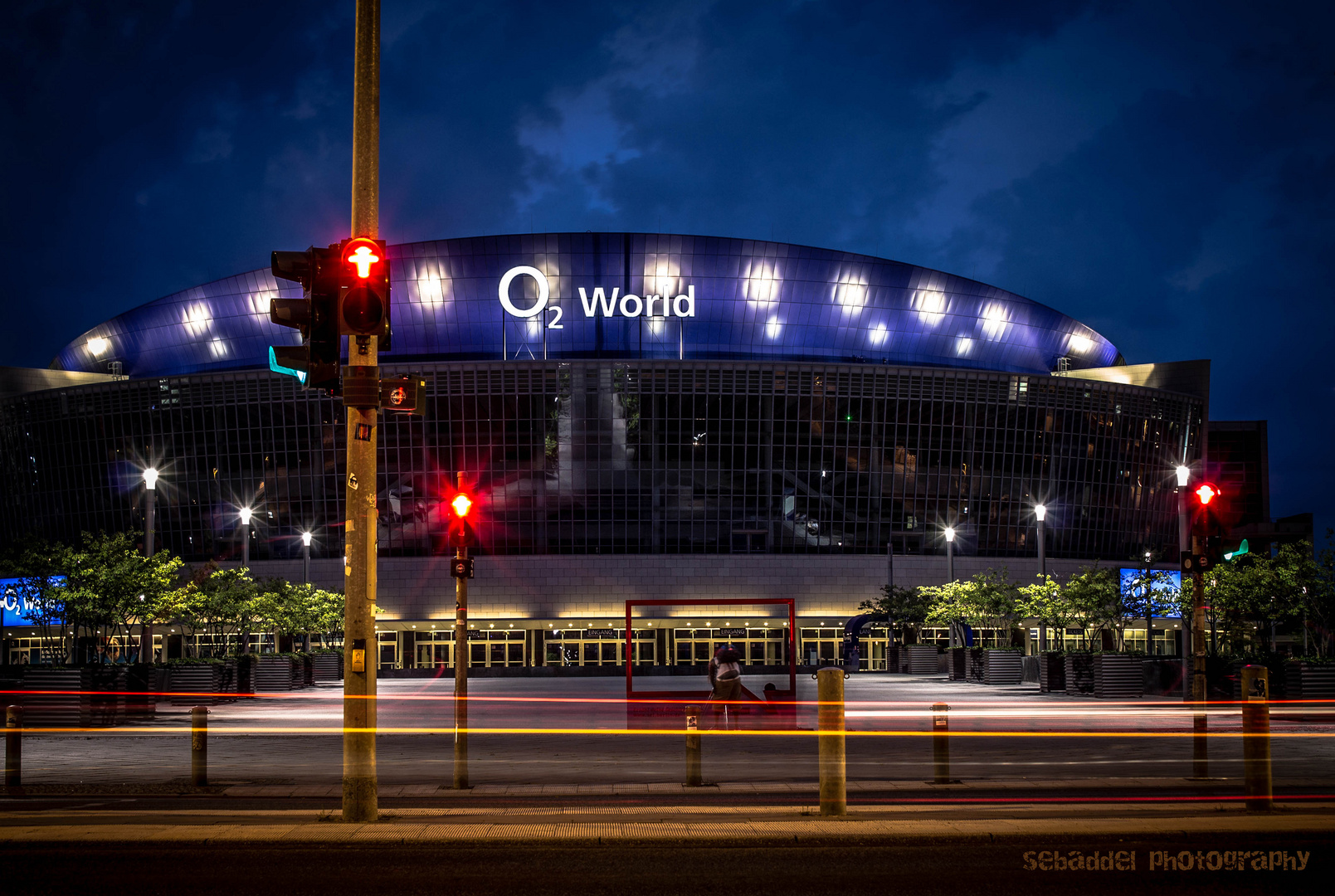 o2 world, Berlin at night