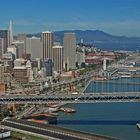 Oakland Bay Bridge und San francisco Financial District