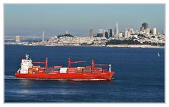 Oakland Bay Bridge und Skyline San Francisco