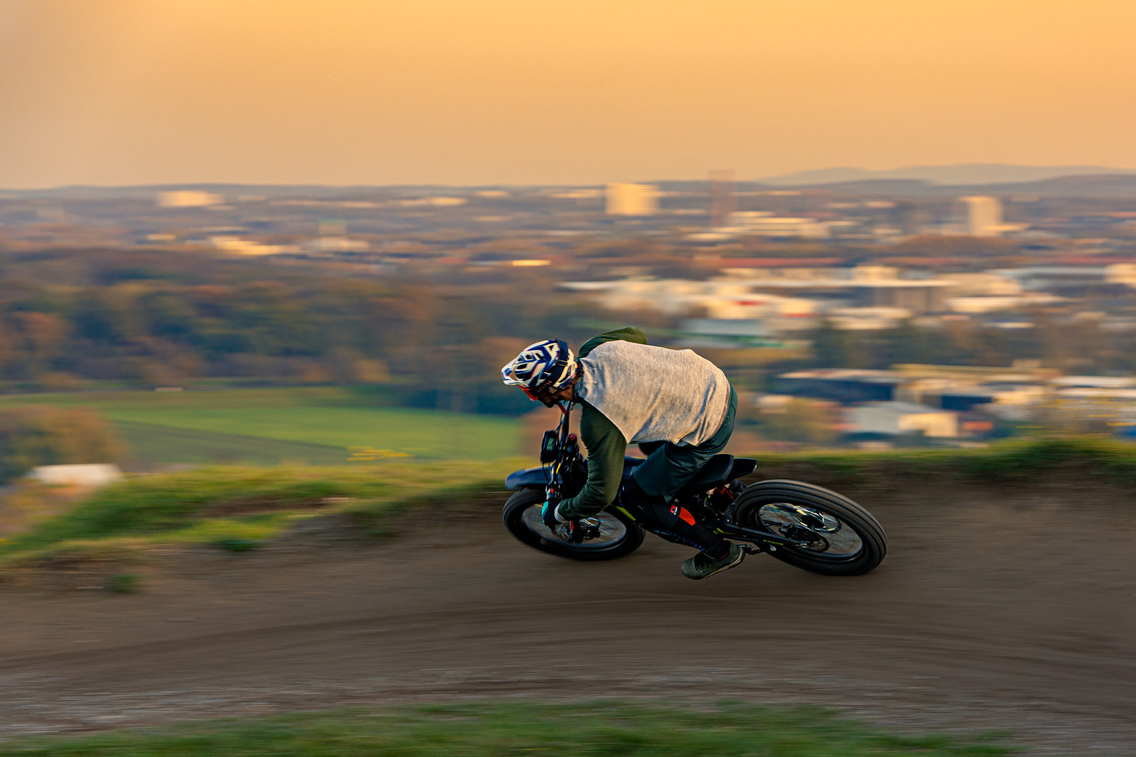 Ob er es noch vor Sonnenuntergang nach Hause schafft? 