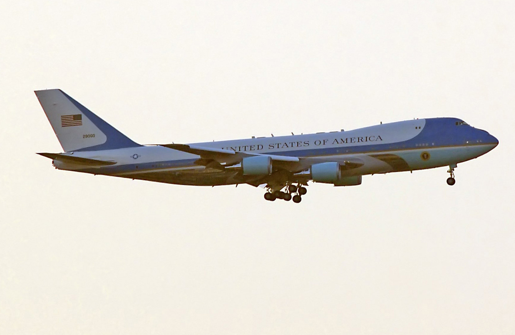 Obama ist da! Air Force one im Anflug auf Berlin Tegel am 18.06.13 um 20.16 Uhr