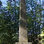 Obelisk am Weg nach Hohen Demzien