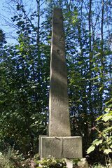 Obelisk am Weg nach Hohen Demzien