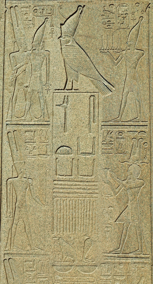 Obelisken Relief