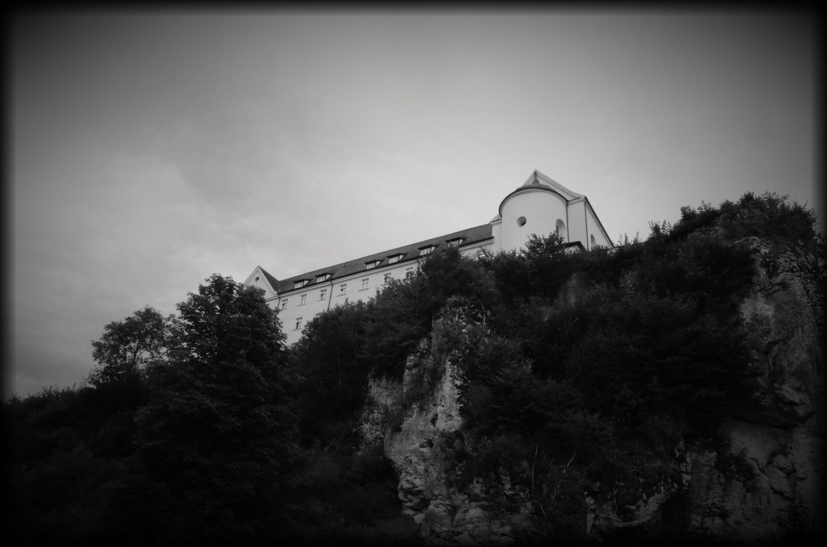 oben auf dem Felsen