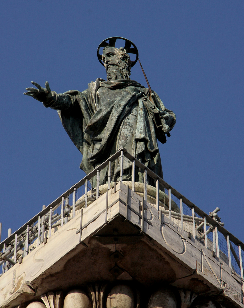 Oben auf der Säule - nicht Marc Aurel !