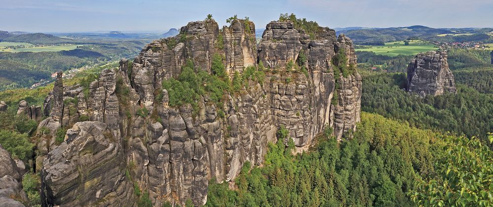 Oben auf der Schrammsteinaussicht in der Sächsischen Schweiz...