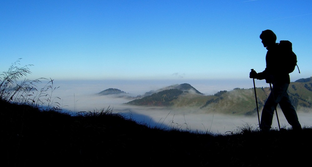 Oben blau und unten grau