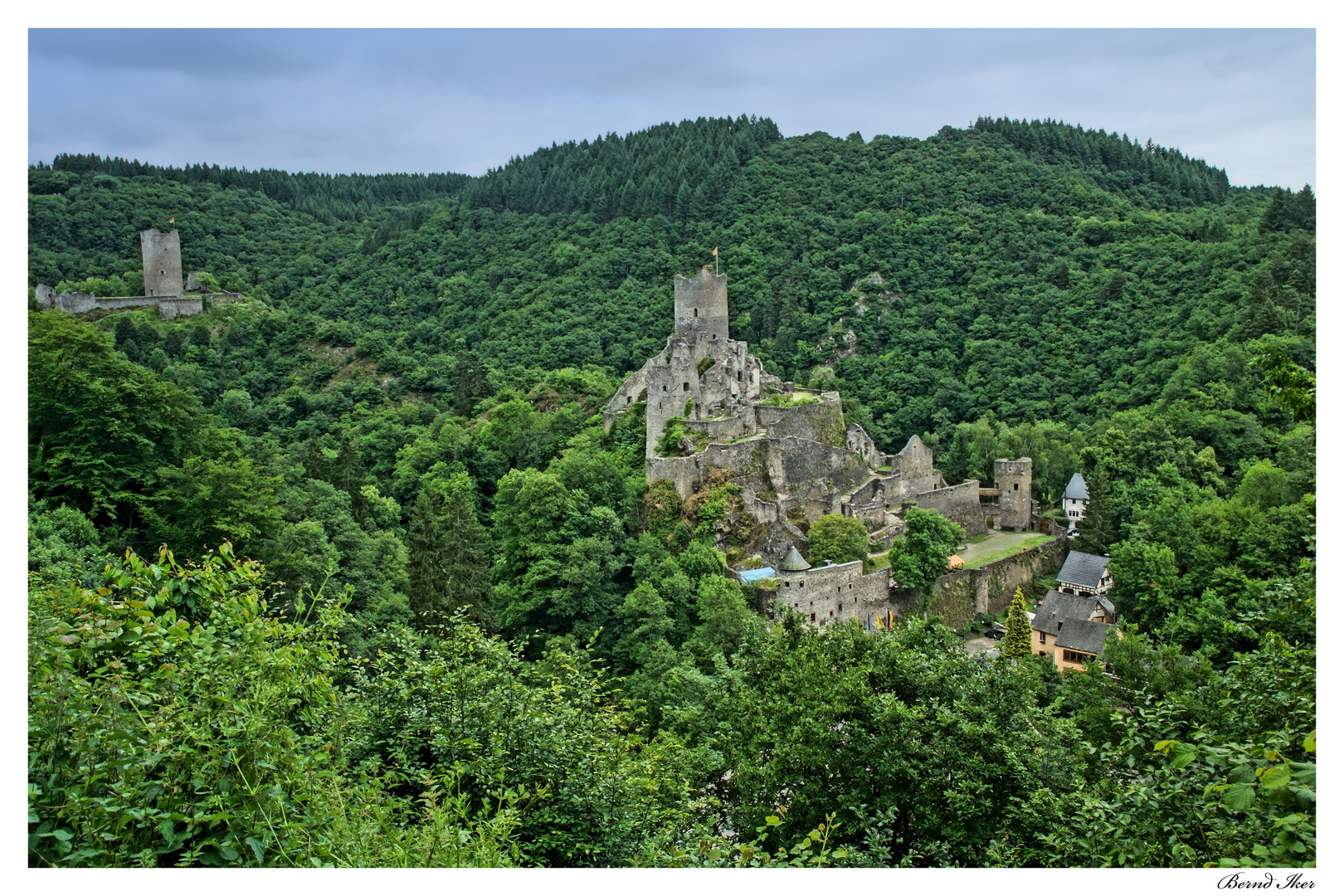 Ober- Unterburg von Manderscheid