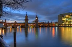 Oberbaumbrücke am Abend