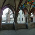 Oberbaumbrücke Arkaden - Aussicht mit Schuhen an der Decke