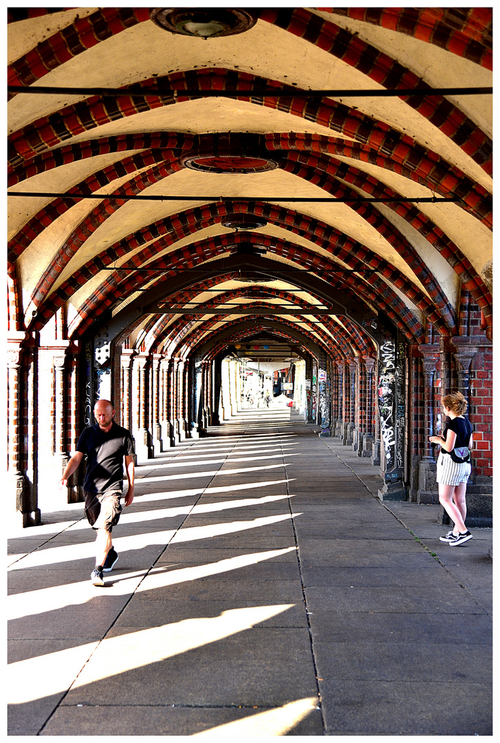 Oberbaumbrücke - Arkadengang auf der Ostseite