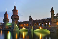 Oberbaumbrücke bei Nacht