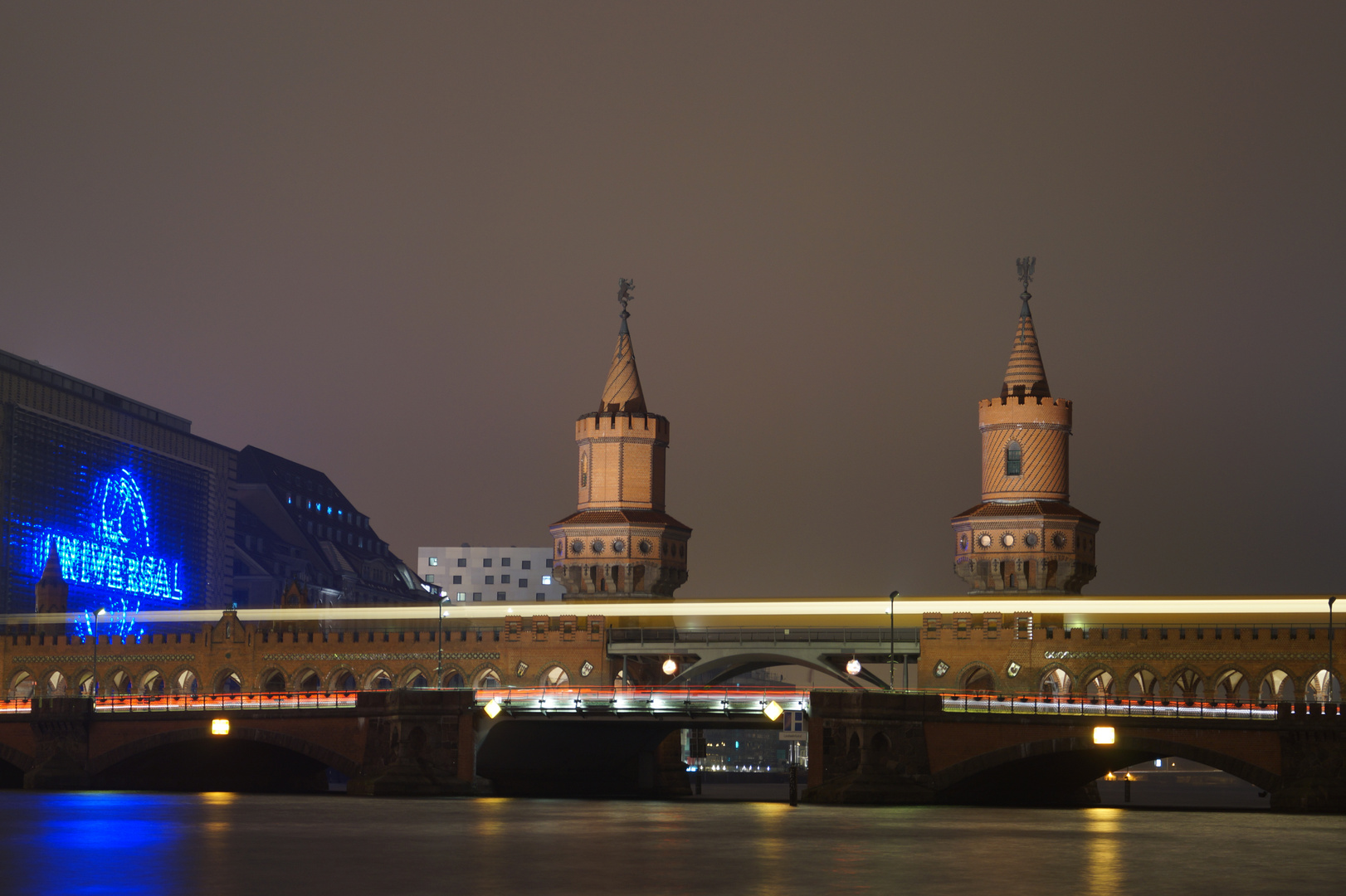 Oberbaumbrücke bei Nacht