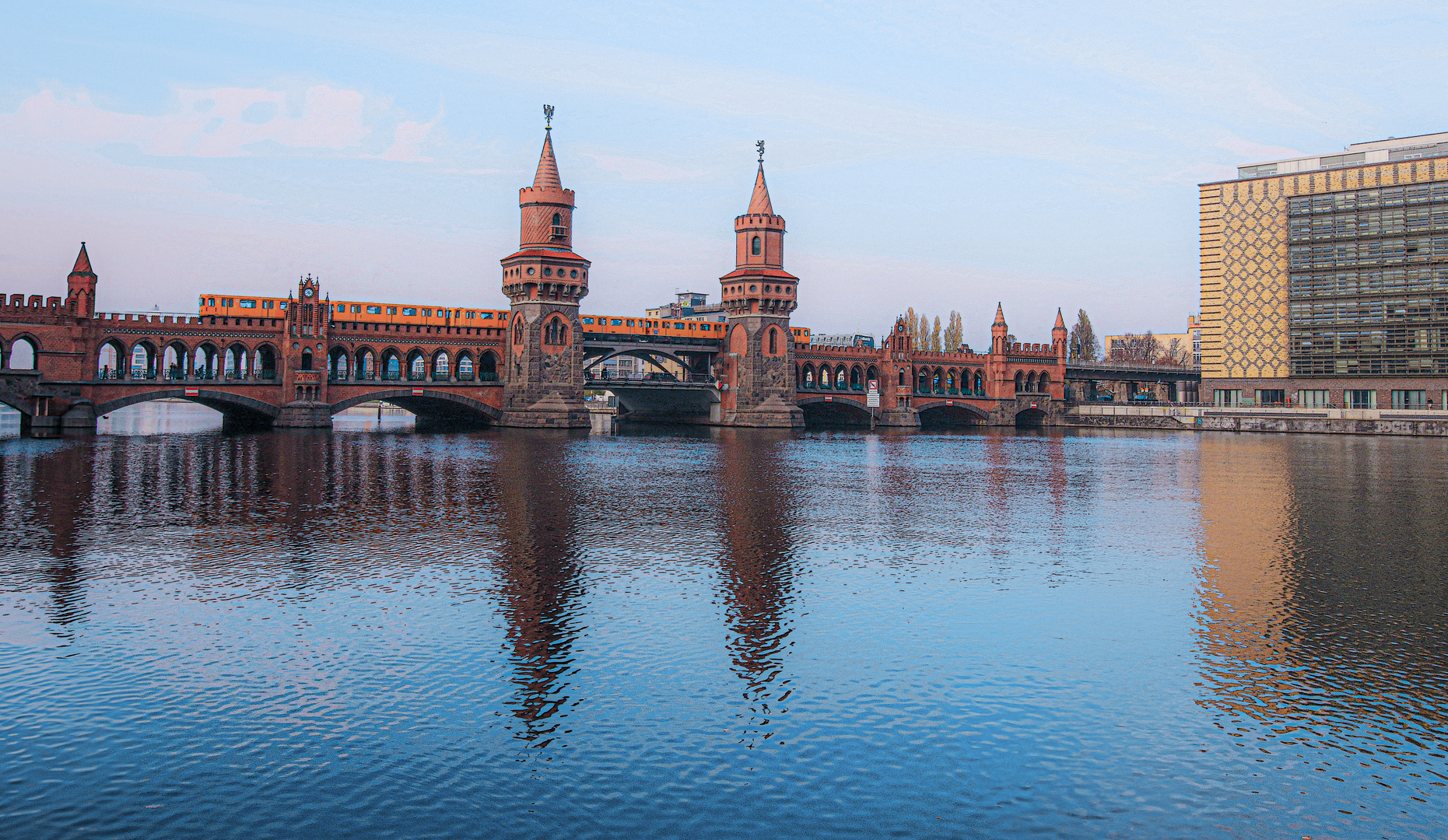 Oberbaumbrücke   Berlin