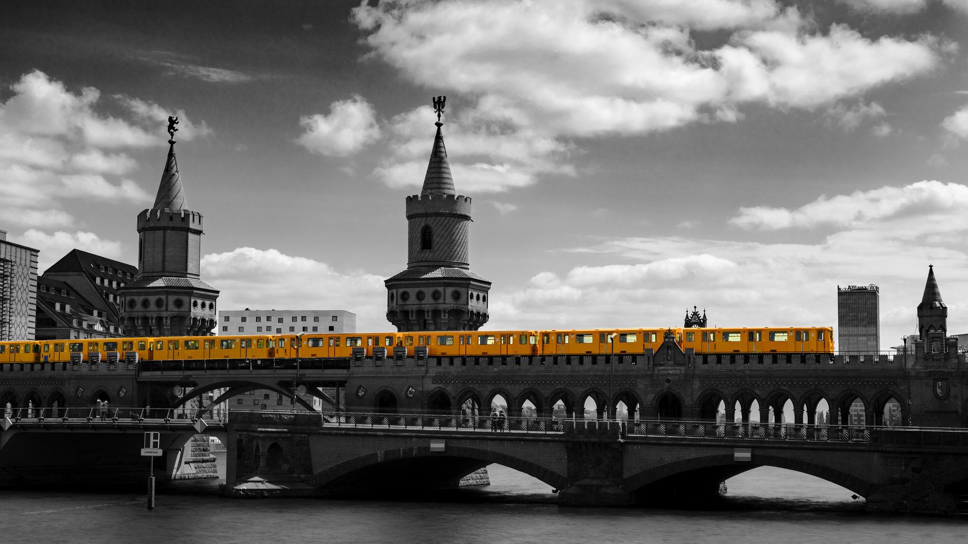 Oberbaumbrücke Berlin - U-Bahn-Linie - U1