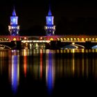 Oberbaumbrücke in Berlin bei Nacht