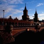 Oberbaumbrücke in untergehender Sonne