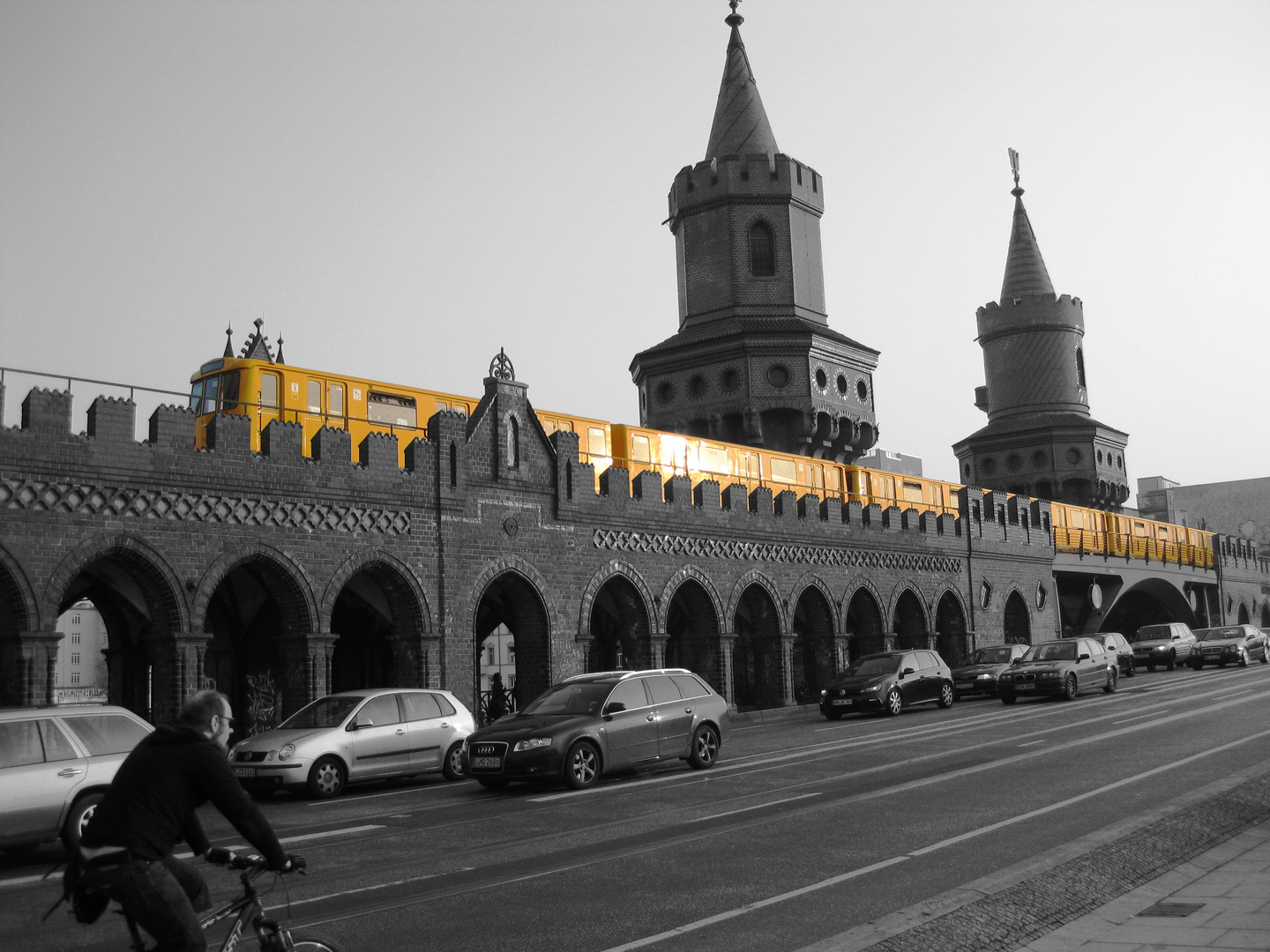 Oberbaumbrücke mit der Überfahrt der U1